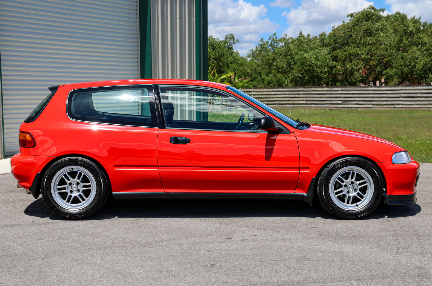RED EG HATCH