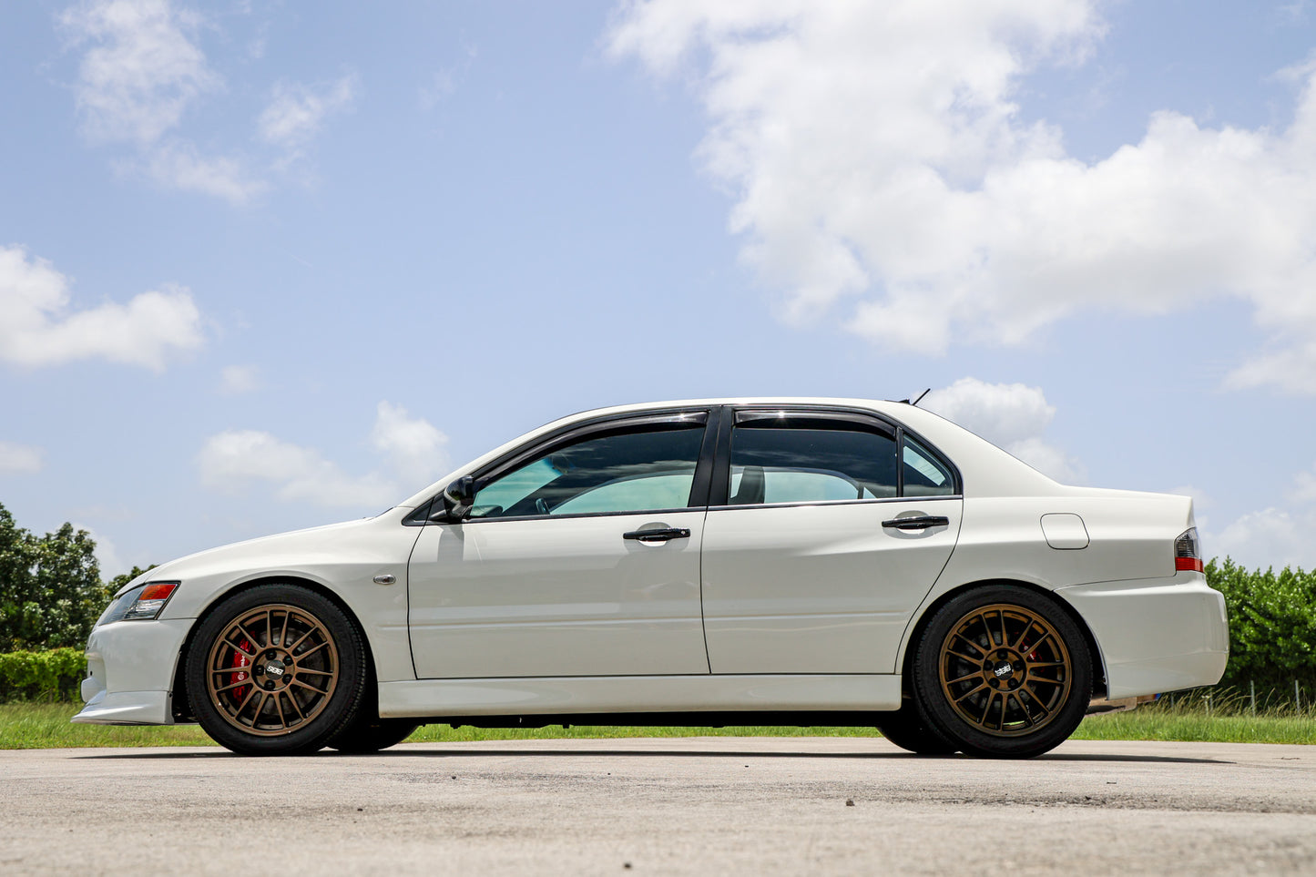 WHITE EVO