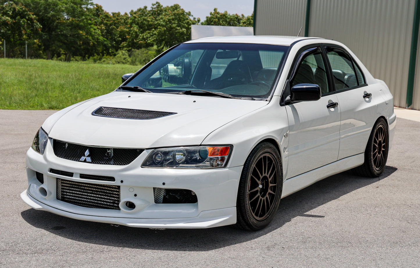 WHITE EVO