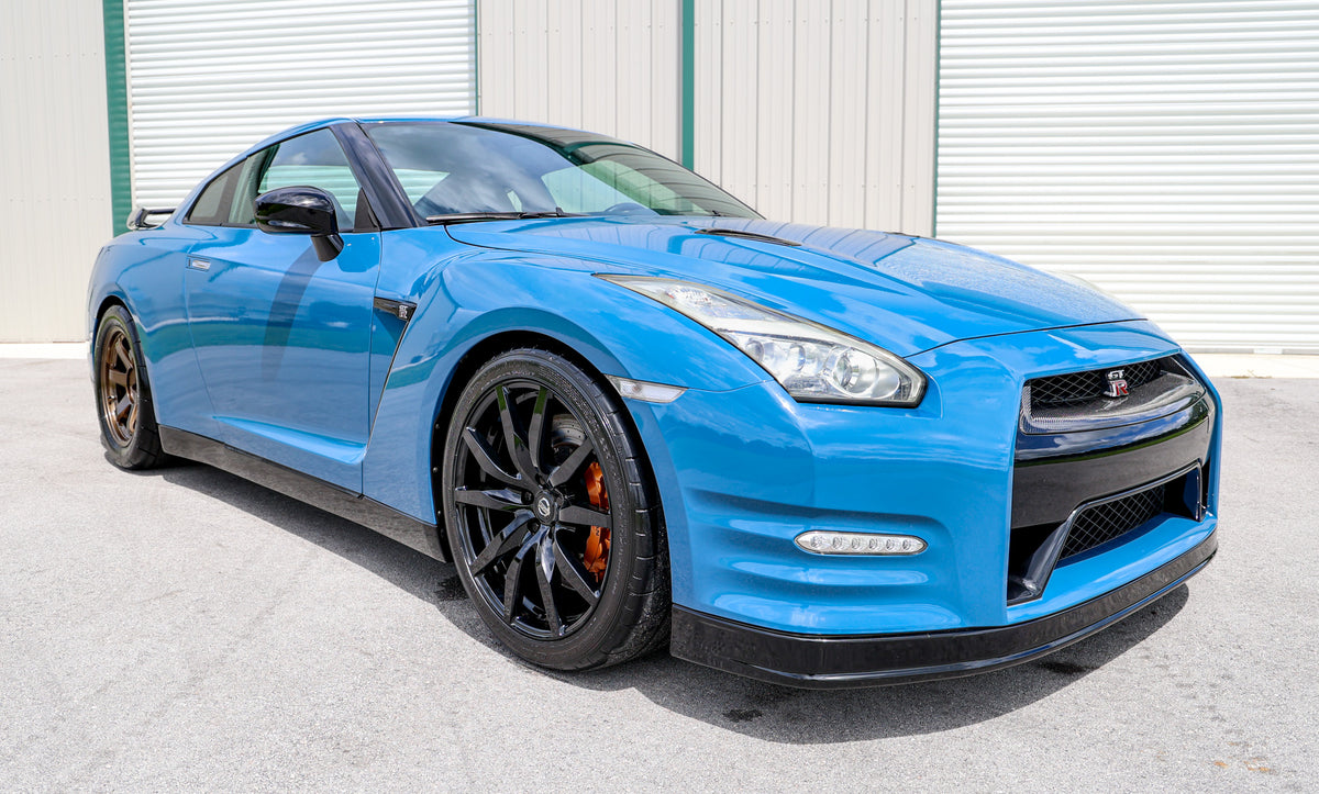 SMURF NISSAN GTR